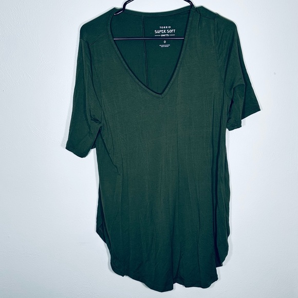 Women’s Torrid Olive Green Blouse - Picture 1 of 4